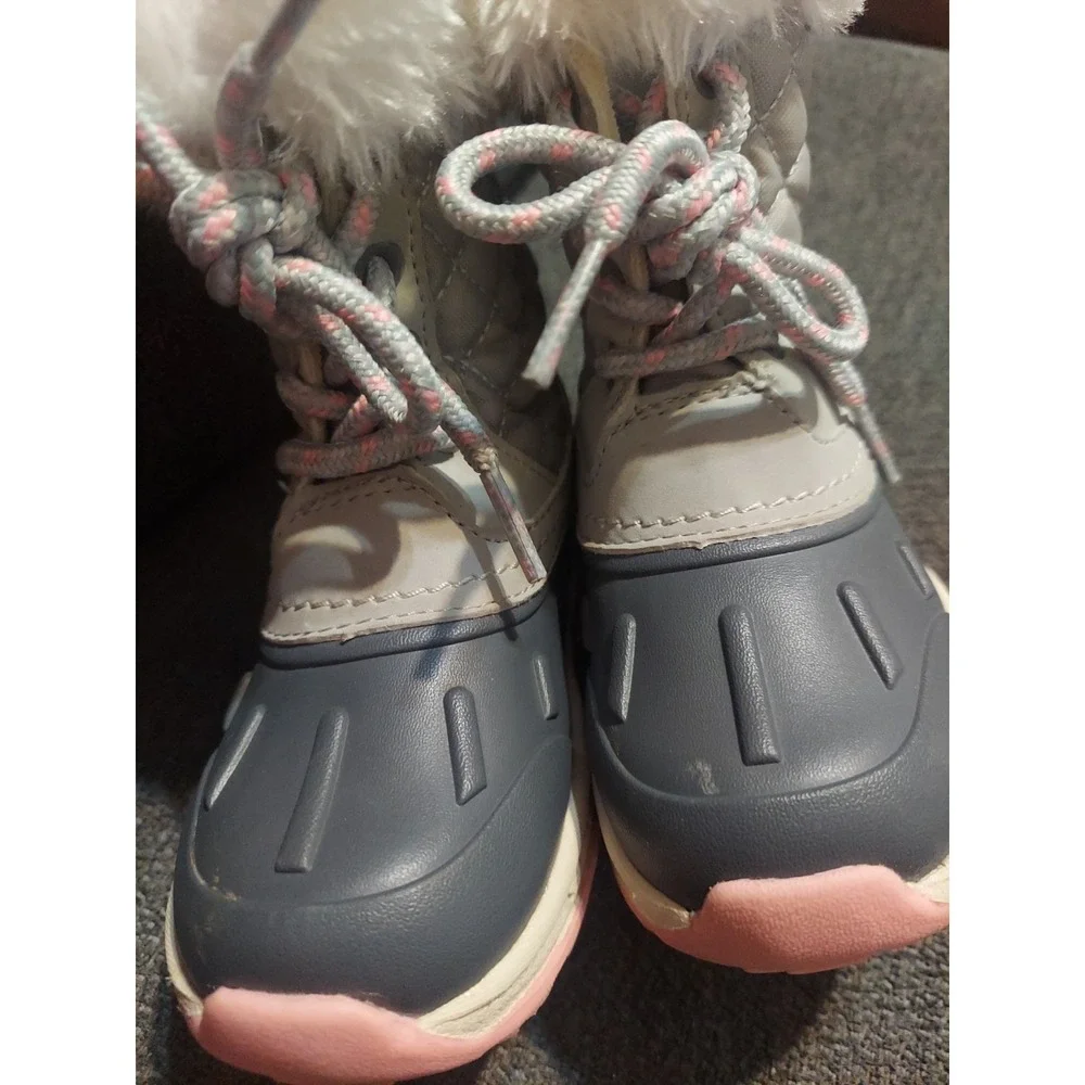 Carter's  Kids Vermont Winter Rain Snow Boots w  Faux  Fur Pink & Gray Size 8